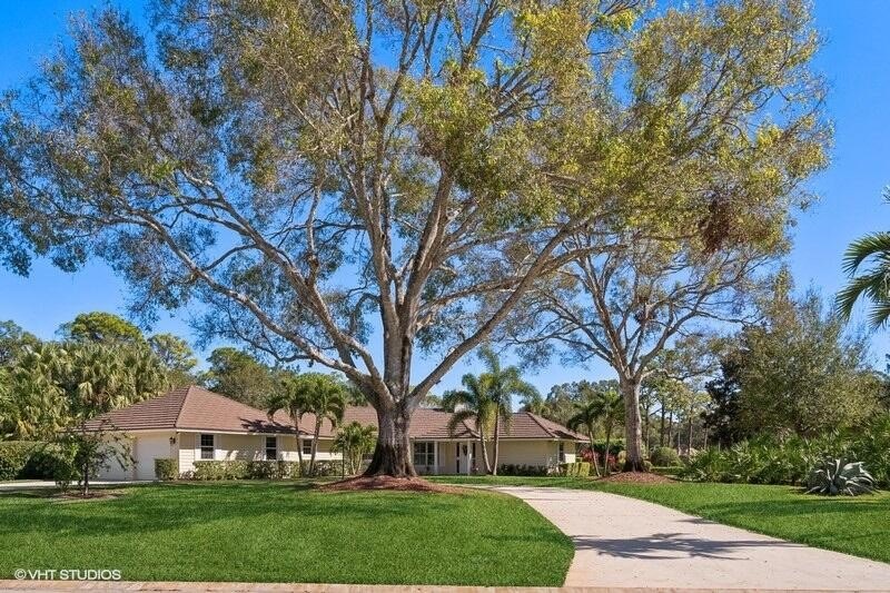 Welcome to this stunning home located in the desirable Reserve - Beach Home for sale in Port Saint Lucie, Florida on Beachhouse.com