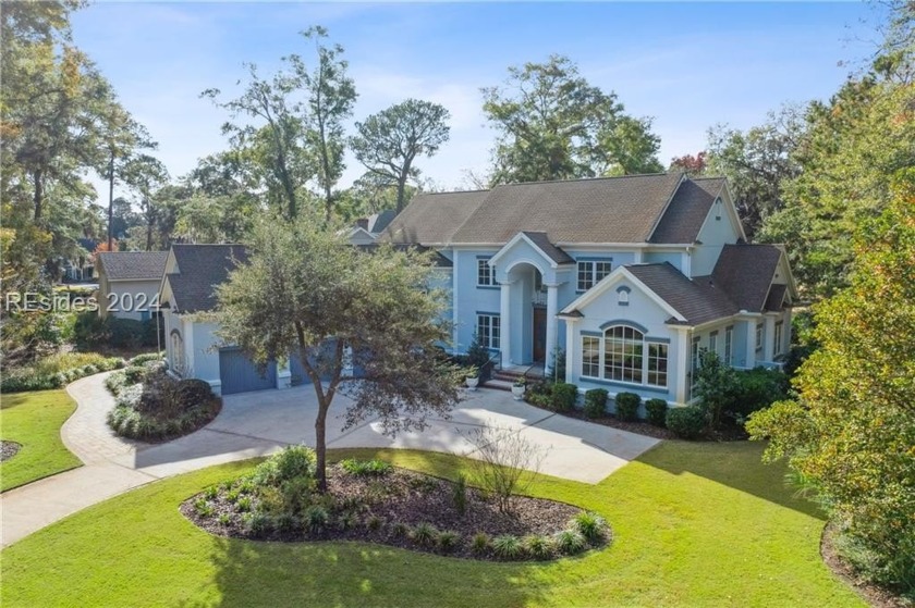 This immaculate home boasts 5,800 sq ft of living space - Beach Home for sale in Bluffton, South Carolina on Beachhouse.com