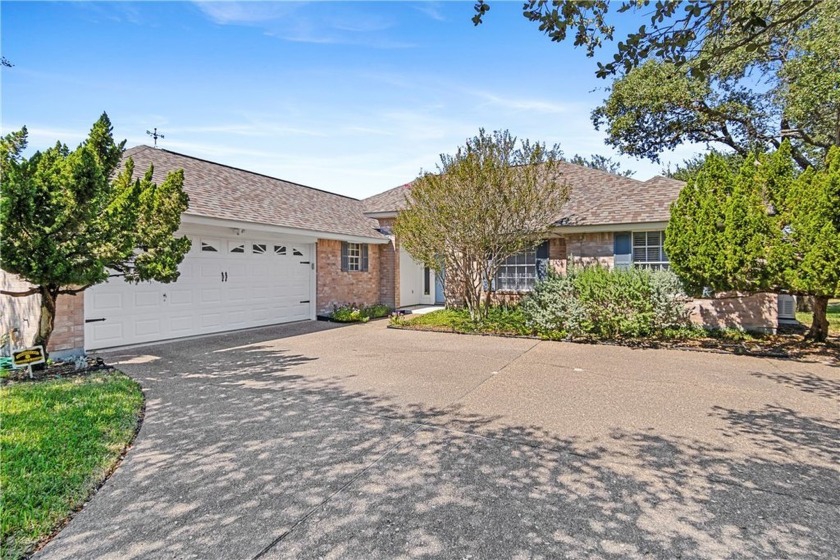 FABULOUS FAIRWAY AND POND VIEWS! 116 Cedar Ridge is all about - Beach Home for sale in Rockport, Texas on Beachhouse.com