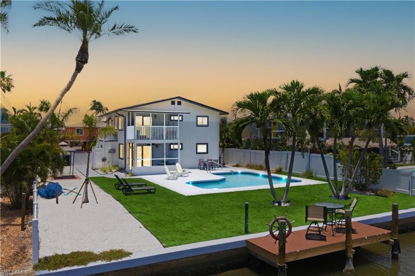 A TRUE, RARE OPPORTUNITY to own a TURNKEY DUPLEX on FORT MYERS - Beach Townhome/Townhouse for sale in Fort Myers Beach, Florida on Beachhouse.com