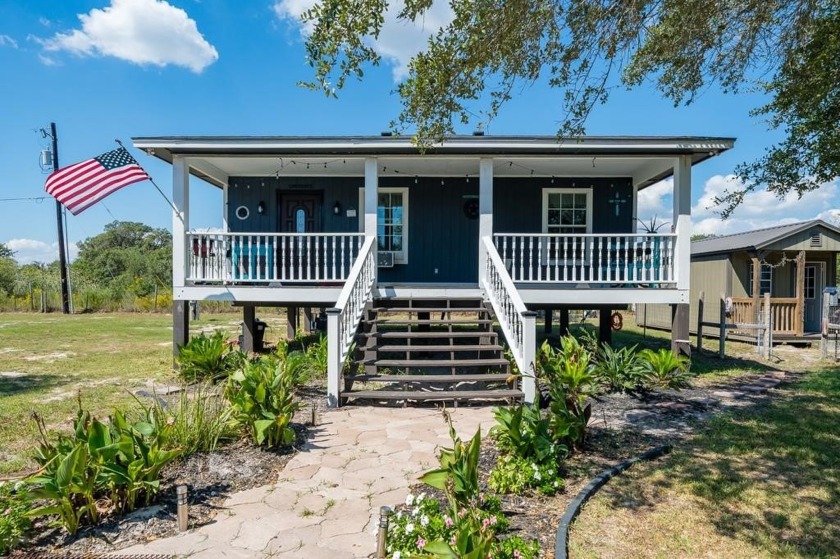 This property is tranquil and covered in native Live Oak trees - Beach Home for sale in Rockport, Texas on Beachhouse.com