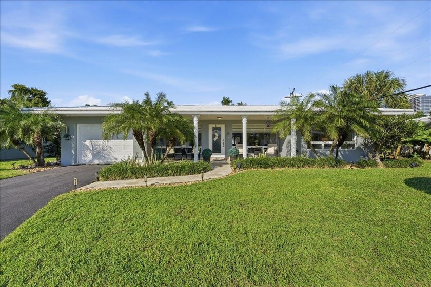 Beautiful coastal living at its finest in this charming house - Beach Home for sale in Lauderdale BY The Sea, Florida on Beachhouse.com