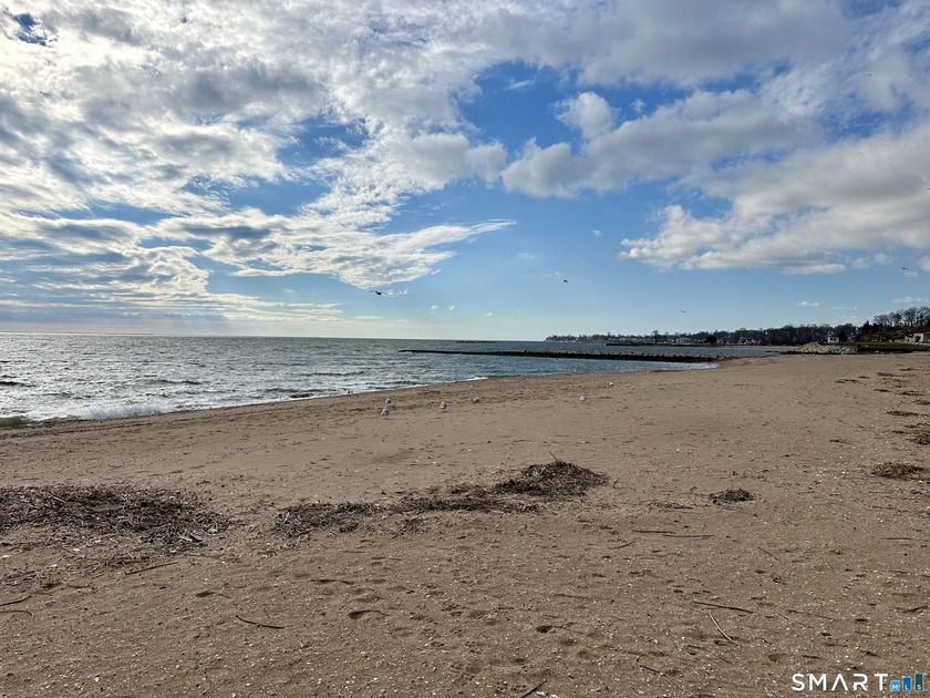 **New Price** This 2-bedroom, 1-bath condo offers an unbeatable - Beach Condo for sale in West Haven, Connecticut on Beachhouse.com
