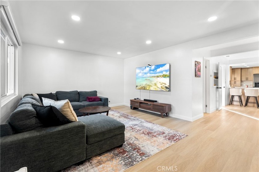 Walt to the beach! Gorgeous townhouse with a MAIN floor bedroom - Beach Townhome/Townhouse for sale in Huntington Beach, California on Beachhouse.com