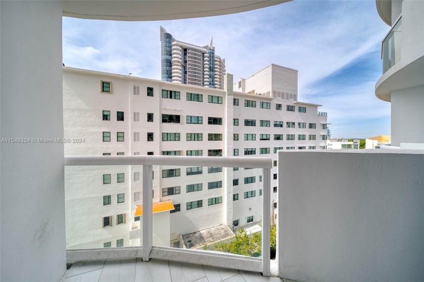 Bright and spacious condominium unit with a gorgeous view of the - Beach Condo for sale in Miami Beach, Florida on Beachhouse.com