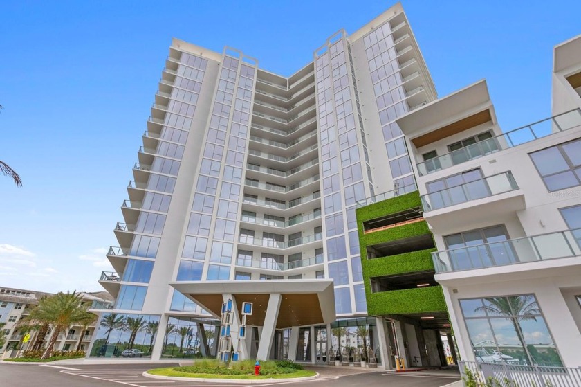 Step into luxury living at Marina Pointe! This 2-bedroom, 2 - Beach Condo for sale in Tampa, Florida on Beachhouse.com