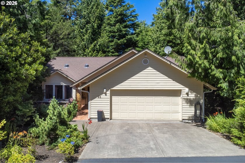 Award Winning Little Whale Cove Community! Spacious one level - Beach Home for sale in Depoe Bay, Oregon on Beachhouse.com