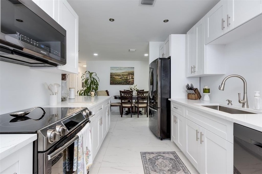 Welcome to this beautiful 3-bedroom, 2-bathroom Single Family - Beach Home for sale in Tamarac, Florida on Beachhouse.com