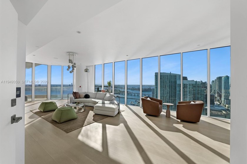 Spectacular penthouse at Paramount Bay offering breathtaking - Beach Condo for sale in Miami, Florida on Beachhouse.com