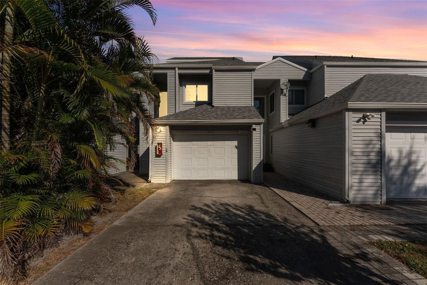 Welcome to Tiffany Oaks, a gated community of just 17 condos in - Beach Condo for sale in Tampa, Florida on Beachhouse.com