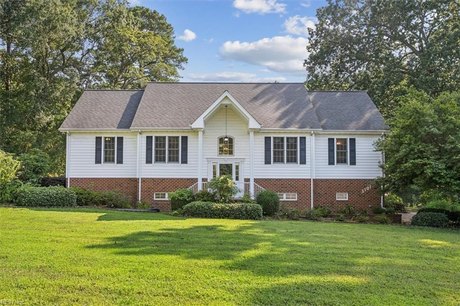 A beautiful waterfront home on Timberneck Creek off of the York - Beach Home for sale in Hayes, Virginia on Beachhouse.com