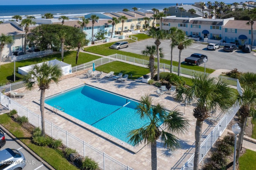 An absolute gem east of Seminole in Atlantic Beach! Get away to - Beach Condo for sale in Atlantic Beach, Florida on Beachhouse.com