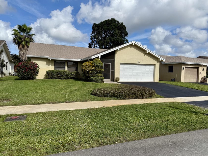 Beautiful and spacious 3 bedroom/2 bath single family home - Beach Home for sale in Boca Raton, Florida on Beachhouse.com
