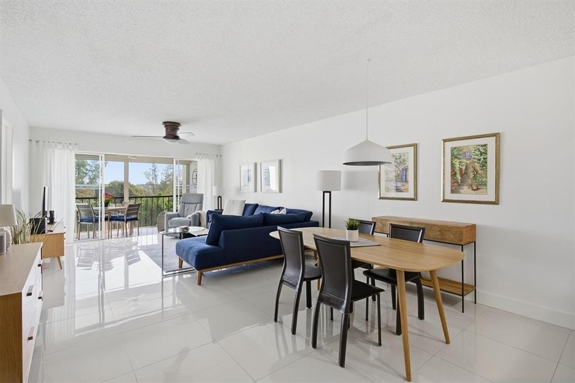 Welcome home to this gated 2/2 condo in a desirable 55+ - Beach Condo for sale in Fort Lauderdale, Florida on Beachhouse.com