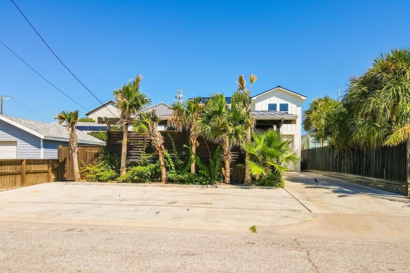 Rare opportunity in Old Town Port Aransas, features 2 remarkable - Beach Home for sale in Port Aransas, Texas on Beachhouse.com