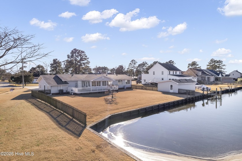 Canal-Front Living on Bells Island! *Boat Lift *Workshop *Corner - Beach Home for sale in Currituck, North Carolina on Beachhouse.com
