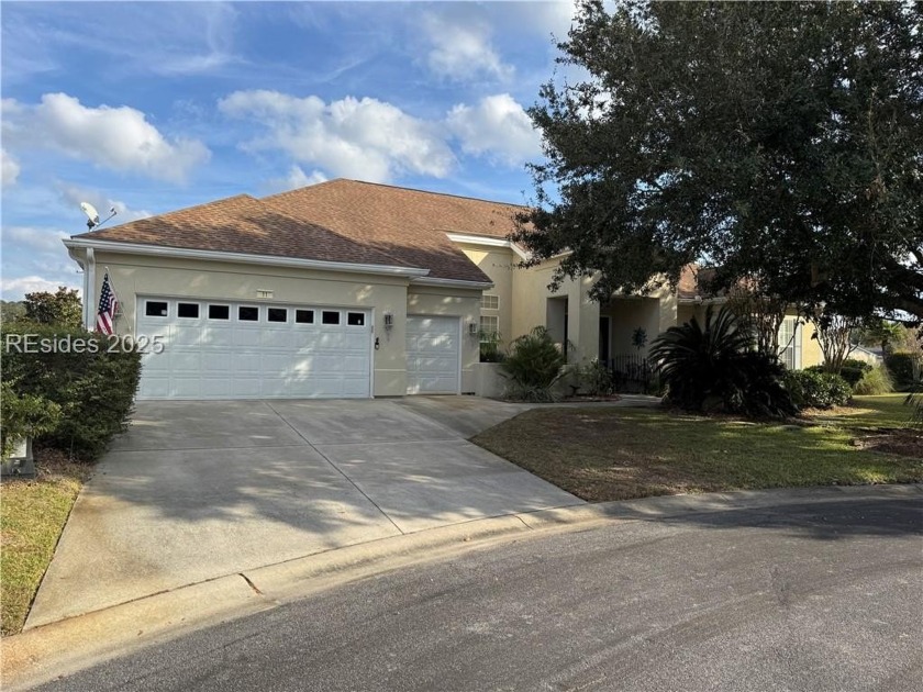 SUN CITY- Great spacious Monroe/Rutledge model on premium lot - Beach Home for sale in Bluffton, South Carolina on Beachhouse.com