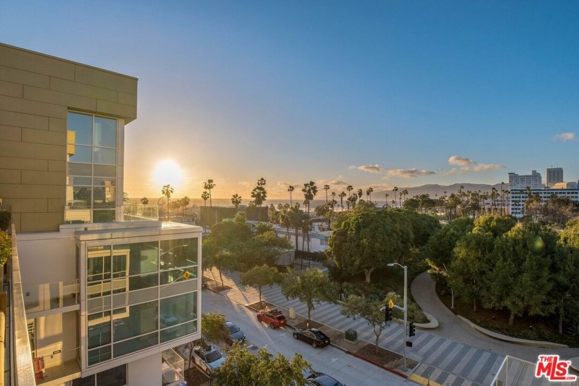 Enjoy stunning ocean and mountain views and immerse yourself in - Beach Condo for sale in Santa Monica, California on Beachhouse.com