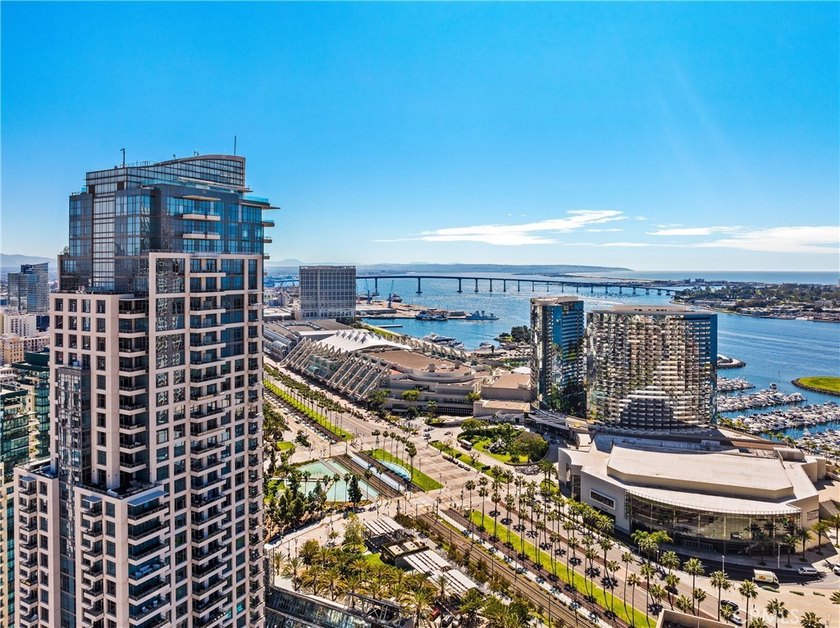 Set high above the Marina District on the 10th floor of the - Beach Condo for sale in San Diego, California on Beachhouse.com