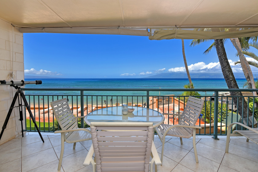 Makani Sands #210 Corner 2Brm 2Ba Condo with balcony - Beach Vacation Rentals in Lahaina, Hawaii on Beachhouse.com
