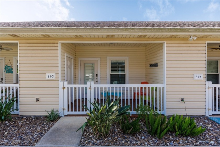 Coastal townhome 803 is the perfect vacation home for a quick - Beach Townhome/Townhouse for sale in Corpus Christi, Texas on Beachhouse.com