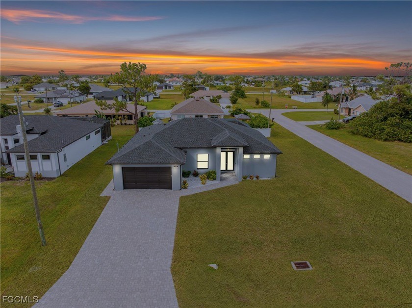 POOL HOME!!! Discover the peace and quiet of Southwest Florida - Beach Home for sale in Cape Coral, Florida on Beachhouse.com