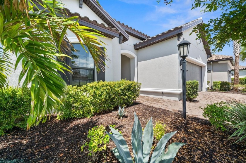 Welcome to your dream home at 6266 Mesa Glen. This property - Beach Home for sale in Bradenton, Florida on Beachhouse.com