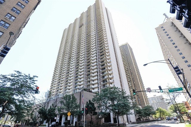 Beautiful, updated, and move-in ready 2 bed, 2 bath condo where - Beach Home for sale in Chicago, Illinois on Beachhouse.com