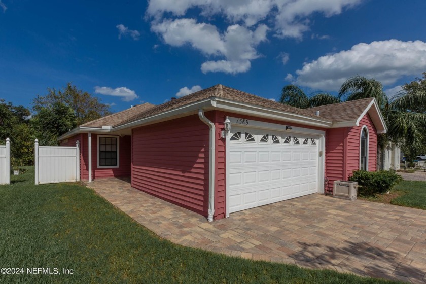 Enjoy PEACE OF MIND with a whole home GENERATOR (installed 2020) - Beach Home for sale in Jacksonville, Florida on Beachhouse.com