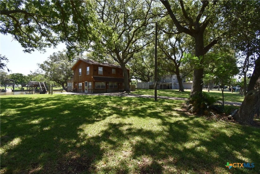 Welcome to your waterfront getaway in Sargent with plenty of - Beach Home for sale in Bay City, Texas on Beachhouse.com