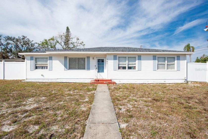 Price Improvement Alert!! Welcome to your new home--a charming - Beach Home for sale in Gulfport, Florida on Beachhouse.com