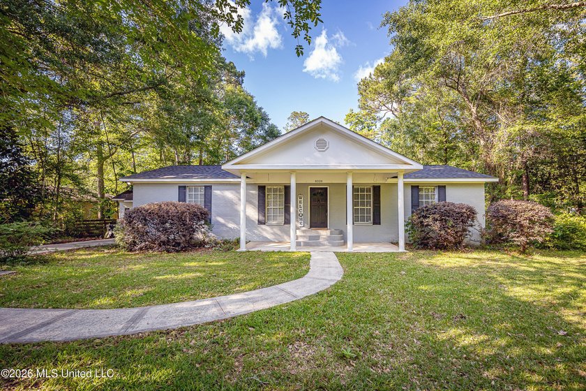 Adorable and well maintained home in the desirable golf - Beach Home for sale in Gautier, Mississippi on Beachhouse.com