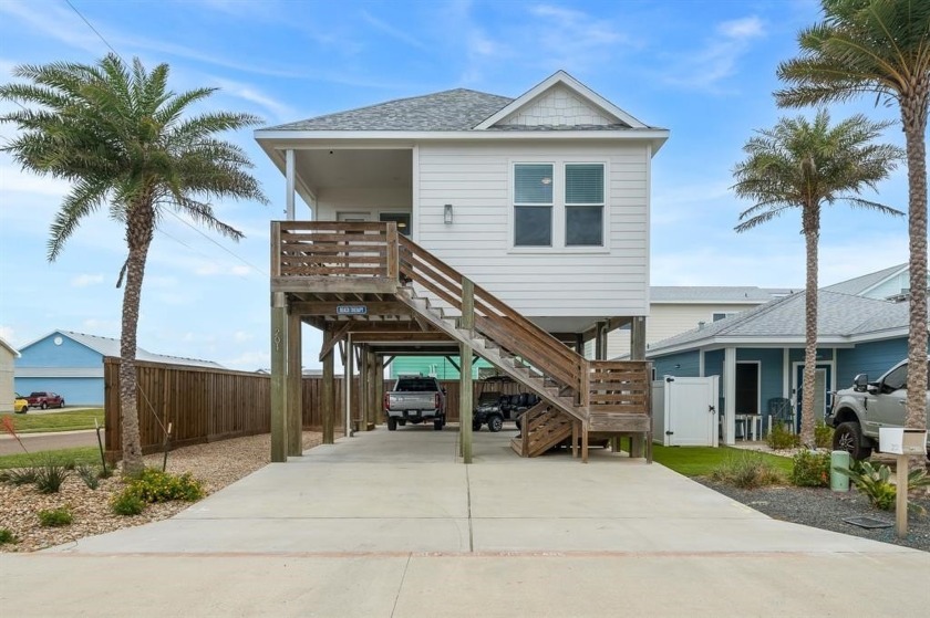 Experience this meticulously crafted island haven. All carefully - Beach Home for sale in Port Aransas, Texas on Beachhouse.com