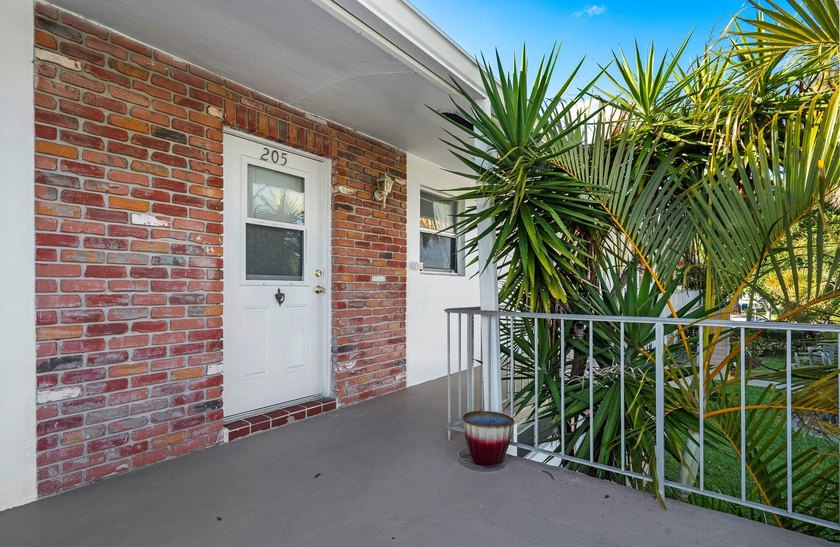 Move-in ready 1/1 condo on golf course in 55+ community. Kitchen - Beach Condo for sale in Pompano Beach, Florida on Beachhouse.com