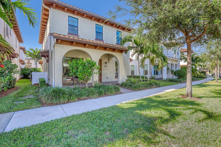 Located in the highly sought-after Alton community of Palm Beach - Beach Home for sale in Palm Beach Gardens, Florida on Beachhouse.com