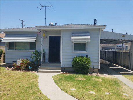 First time on market in many years.  Charming two bedroom, one - Beach Home for sale in Long Beach, California on Beachhouse.com