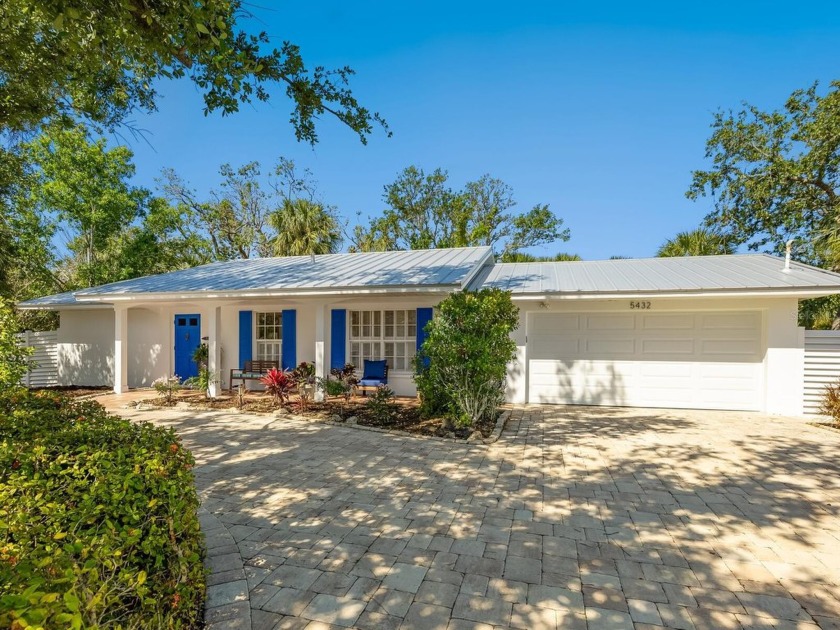 New Price! Grab your sunglasses and flip-flops, because this - Beach Home for sale in Sarasota, Florida on Beachhouse.com