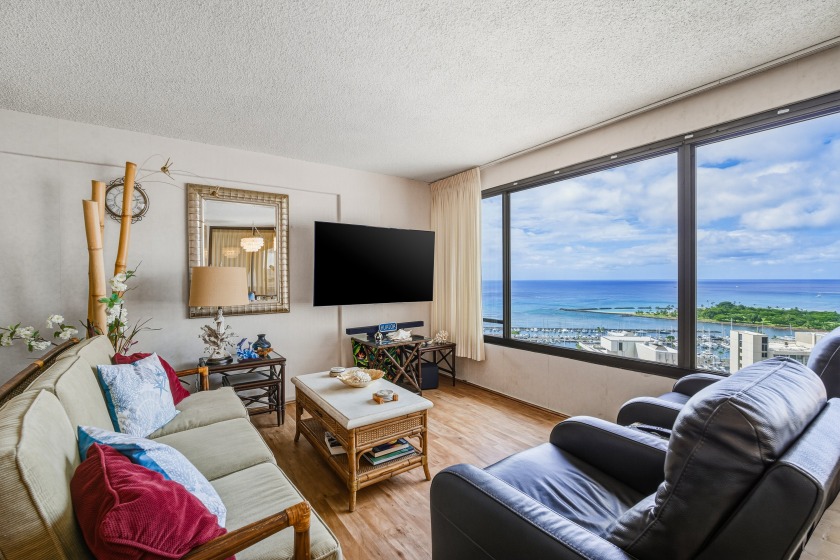 Expansive Ocean View! FABULOUS Location, FREE Parking & Wi-Fi - Beach Vacation Rentals in Honolulu, Hawaii on Beachhouse.com