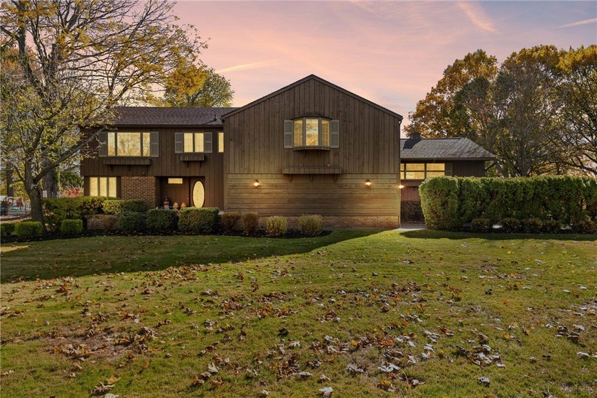 Welcome to 135 Orchard Park Blvd- one of Irondequoit's most - Beach Home for sale in Rochester, New York on Beachhouse.com