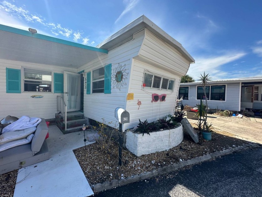 Three bedroom, one bath, large mobile home with a private screen - Beach Home for sale in South Pasadena, Florida on Beachhouse.com