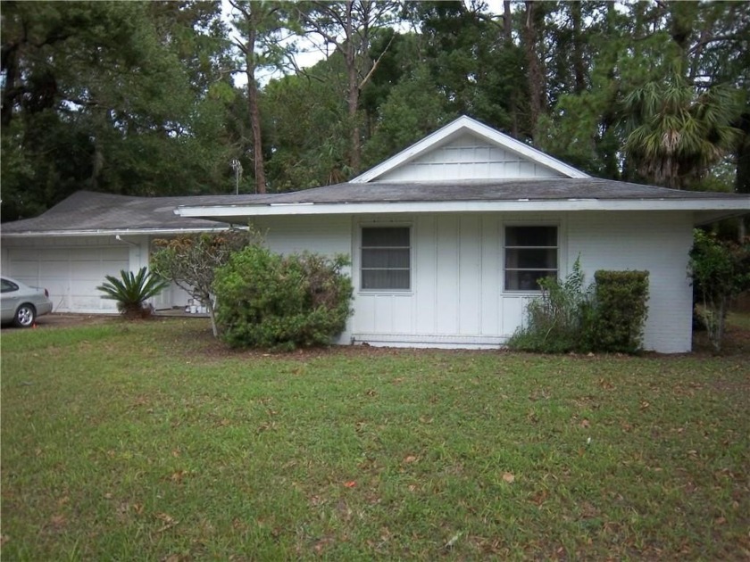 Looking for a coastal escape that needs a little TLC? This - Beach Home for sale in Jekyll Island, Georgia on Beachhouse.com