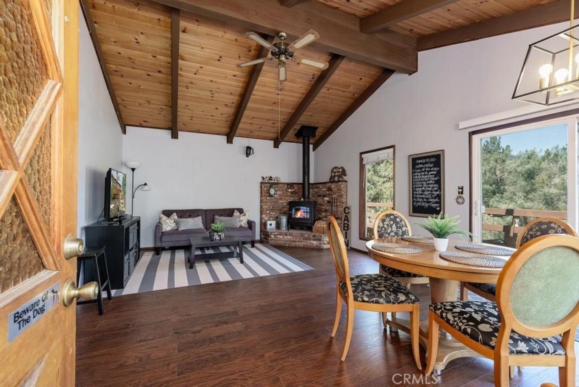 Escape to your mountain haven with this charming retreat - Beach Home for sale in Pine Mountain Club, California on Beachhouse.com