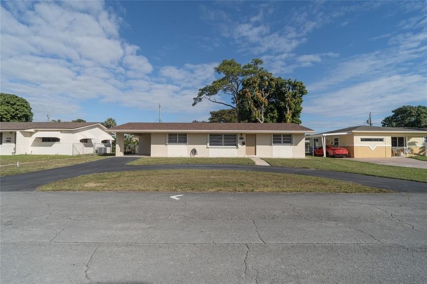 Welcome to this well-maintained 3-bedroom, 2-bath, single-family - Beach Home for sale in Pembroke Pines, Florida on Beachhouse.com