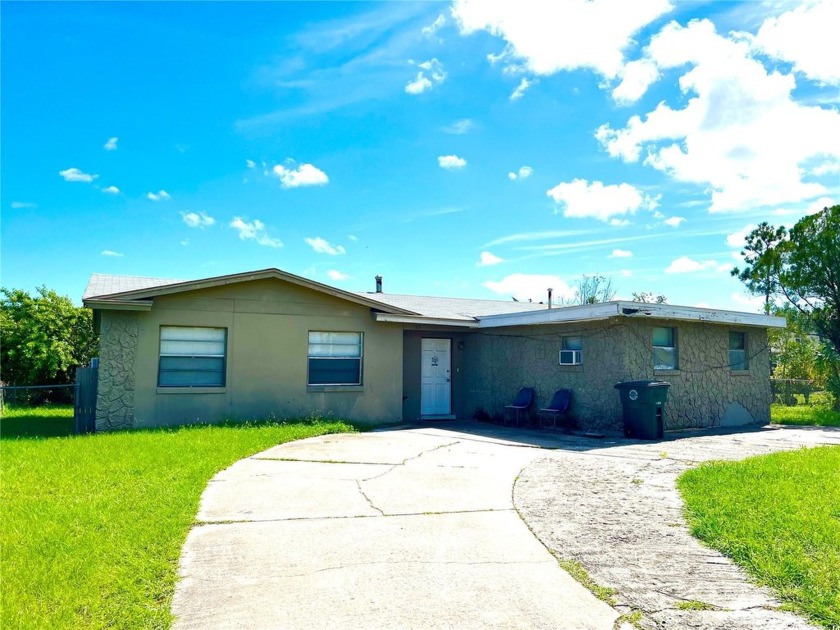 Welcome to Daytona Beach, Florida! This charming residence - Beach Home for sale in Daytona Beach, Florida on Beachhouse.com