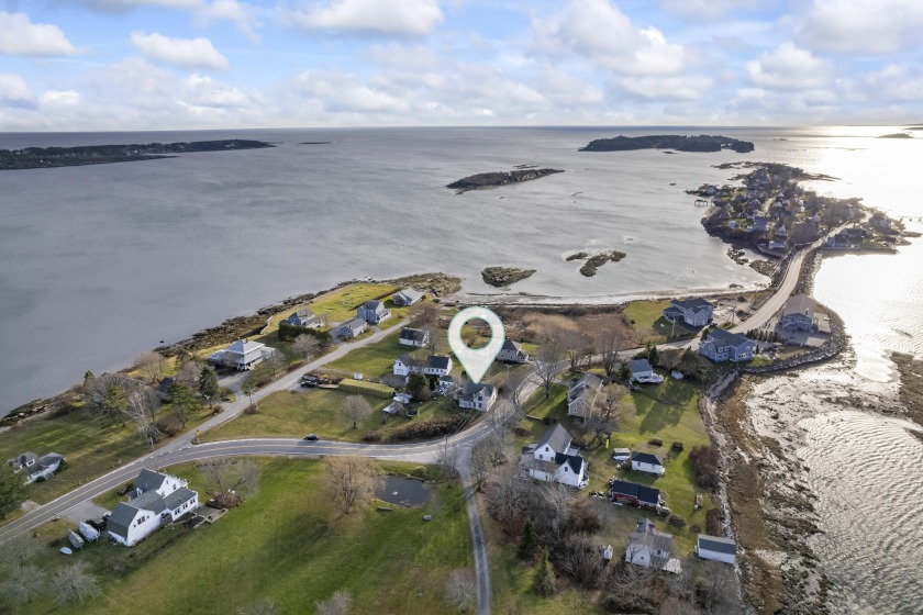 A rare offering in a remarkable setting overlooking Potts Harbor - Beach Home for sale in Harpswell, Maine on Beachhouse.com
