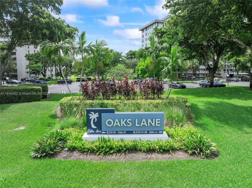 Beautiful Condo Located In The Prestigious Oaks At Palm Aire - Beach Condo for sale in Pompano Beach, Florida on Beachhouse.com