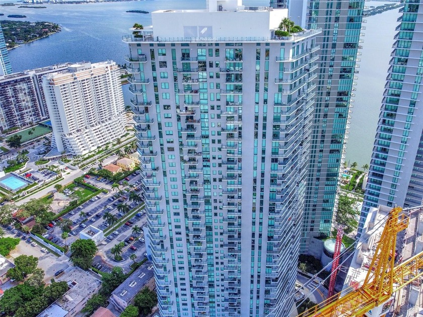 Beautiful 2 bedroom, 2 bath corner apartment with a den that can - Beach Condo for sale in Miami, Florida on Beachhouse.com