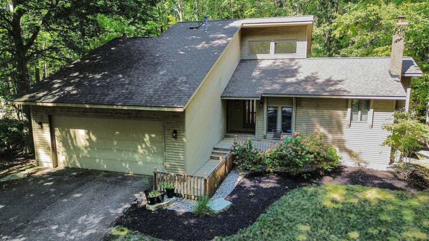 Welcome to this 4 bed, 2.5 bath home in Park Township! This - Beach Home for sale in Holland, Michigan on Beachhouse.com