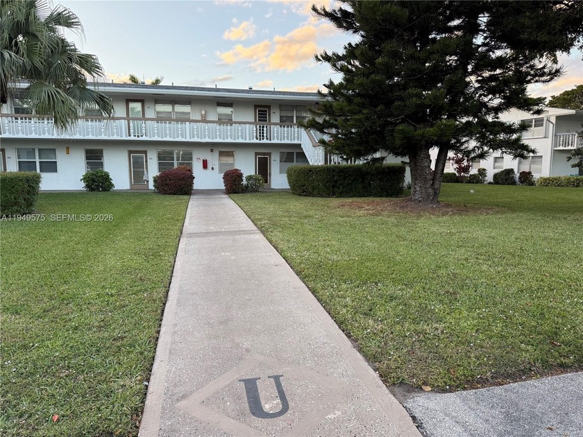 This charming 2 bed, 2 bath condo on the first-floor corner - Beach Condo for sale in Deerfield Beach, Florida on Beachhouse.com
