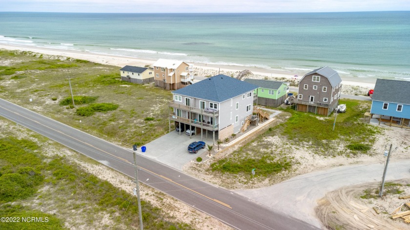 Have you been dreaming of the perfect beach property? Well stop - Beach Townhome/Townhouse for sale in North Topsail Beach, North Carolina on Beachhouse.com